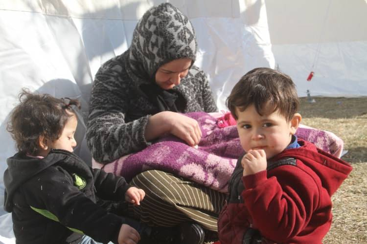 AFAD ve Kızılay'ın Elazığ'da kurduğu çadır kent ilk kez görüntülendi! 6