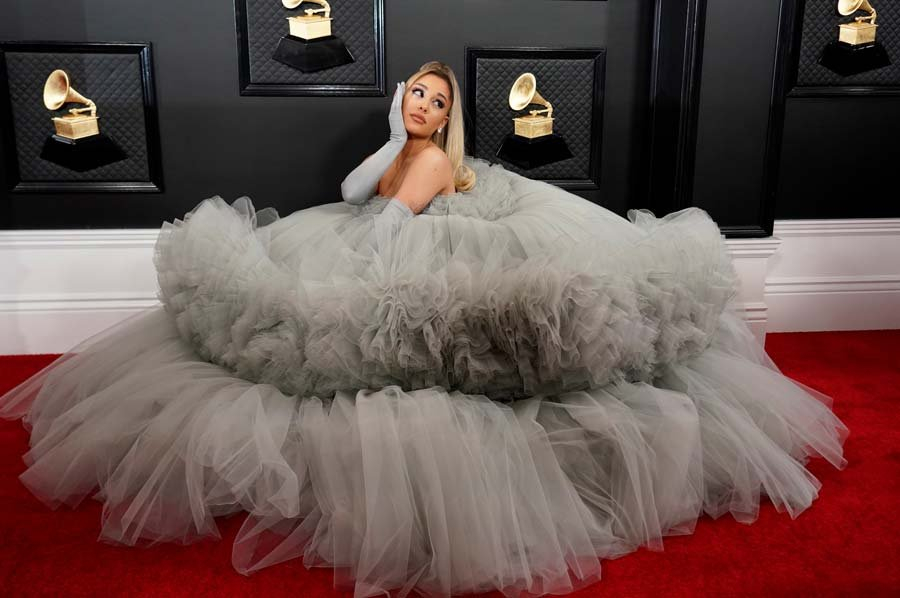 62. Grammy Ödülleri sahiplerini buldu! Kırmızı halı moda şova dönüştü 4