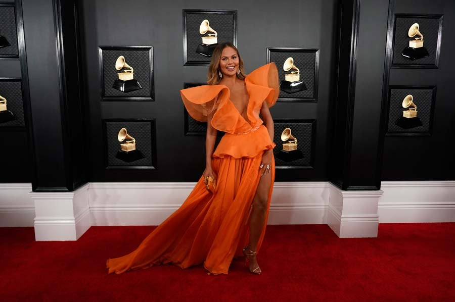 62. Grammy Ödülleri sahiplerini buldu! Kırmızı halı moda şova dönüştü 9