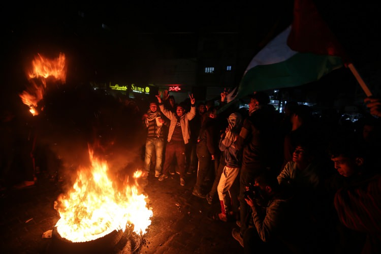 ABD Başkanı Trump'ın sözde Orta Doğu barış planını protesto ettiler 1