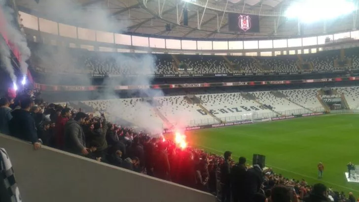 Vodafone Park'ta Sergen Yalçın'ın imza törenine taraftarlardan yoğun ilgi 10