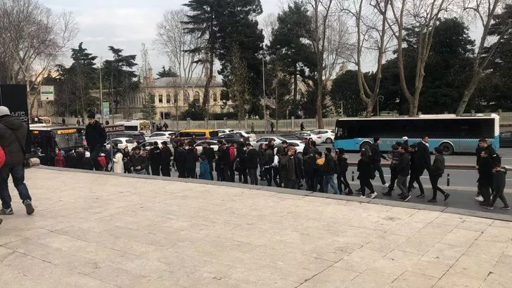 Vodafone Park'ta Sergen Yalçın'ın imza törenine taraftarlardan yoğun ilgi 14