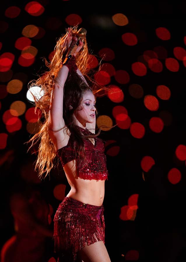 Jennifer Lopez ve Shakira sahne dansları ile Super Bowl'a damga vurdu 6