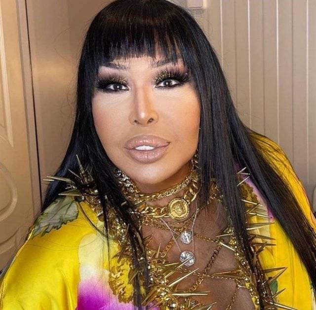 70'lik diva Bülent Ersoy'un mezar isteğine bir yenisi daha eklendi! Gizli vasiyetinden şok eden yeni detaylar ortaya çıktı! "Gülşen kabrimin başında..." 4