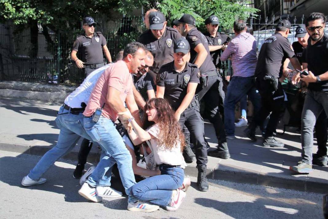 Ankara'da izinsiz LGBT yürüyüşü yapmak istediler! Polis ekipleri müdahale etti 3