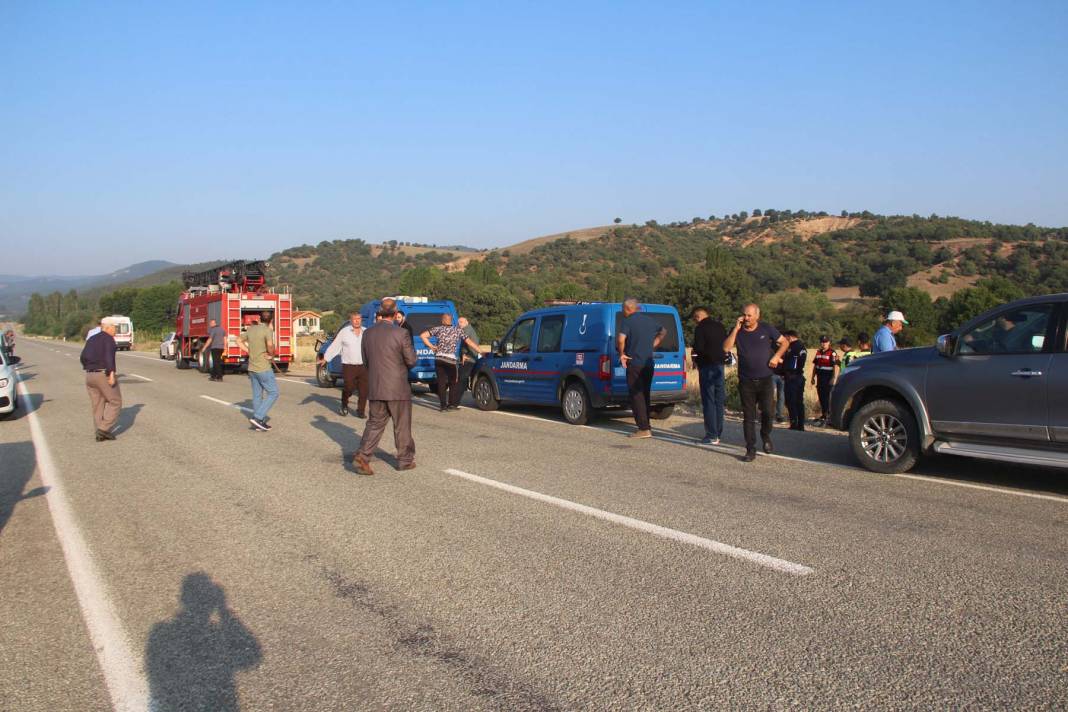 Kütahya Hisarcık'ta feci kaza! Yoldan çıkan araçta yangın çıktı: Sürücü Burak Taşdemir hayatını kaybetti 7