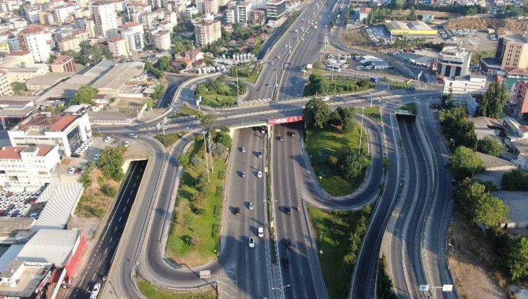 İstanbul'a Kurban Bayramı sessizliği çöktü! Yollar bayramın ilk günü boş kaldı, trafik yoğunluğu dibi gördü 5