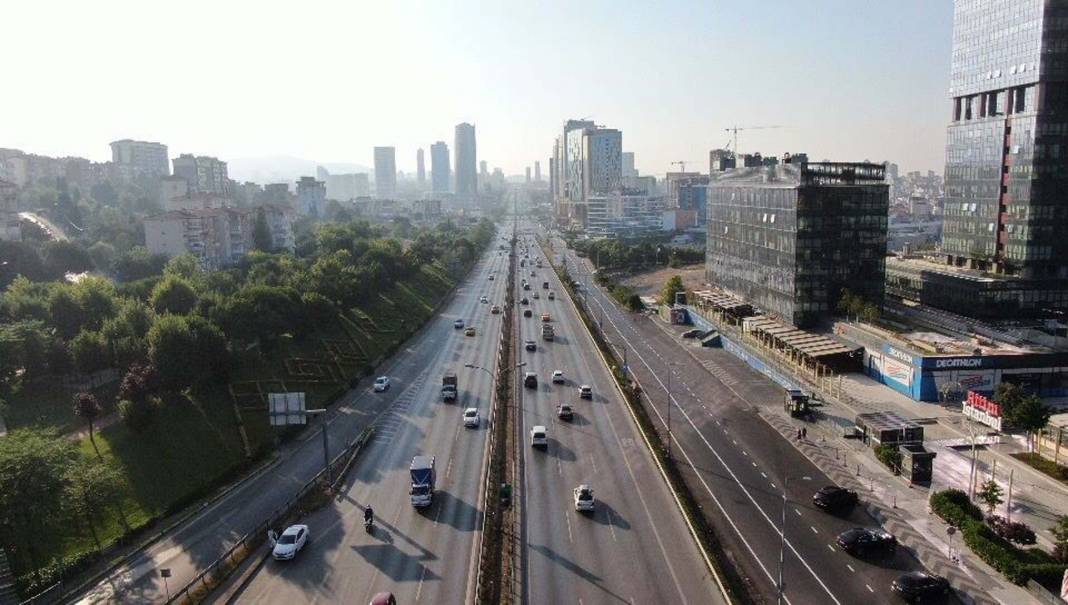 İstanbul'a Kurban Bayramı sessizliği çöktü! Yollar bayramın ilk günü boş kaldı, trafik yoğunluğu dibi gördü 6