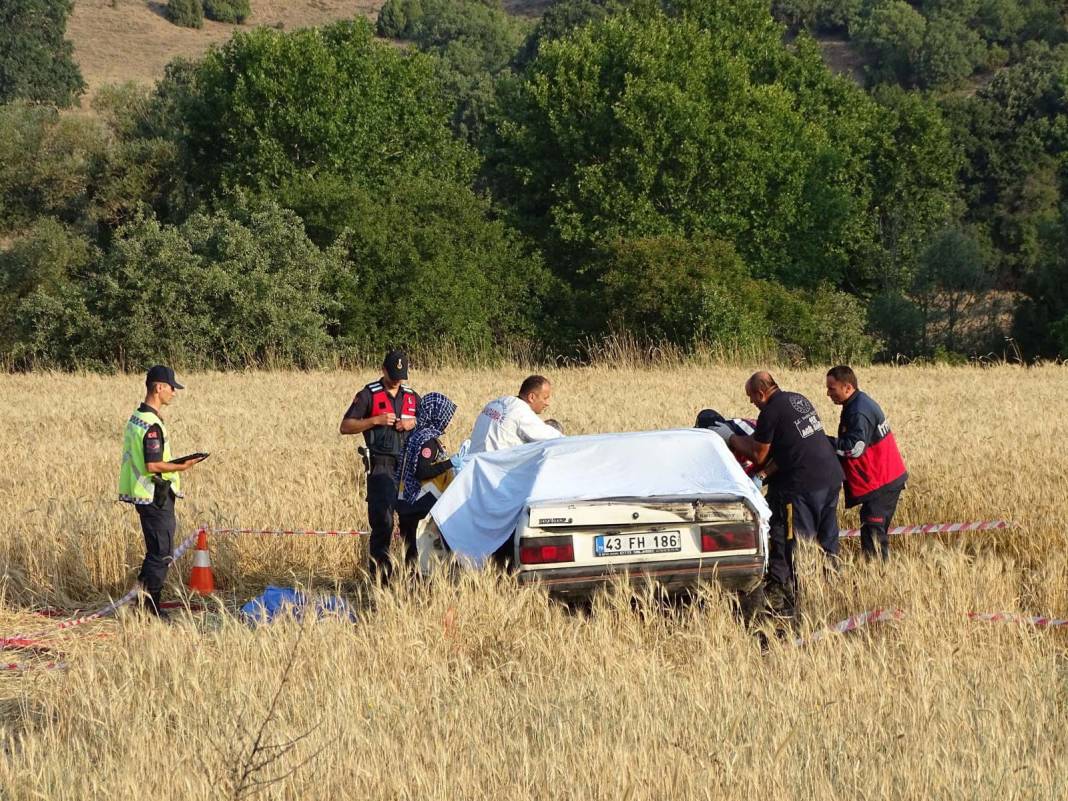 Kütahya Hisarcık'ta feci kaza! Yoldan çıkan araçta yangın çıktı: Sürücü Burak Taşdemir hayatını kaybetti 3