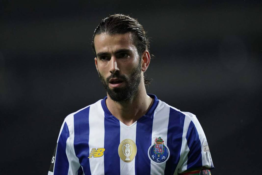 Galatasaray'dan orta sahaya transfer! Porto'dan Sergio Oliveira geliyor! İşte transferin bedeli... 5