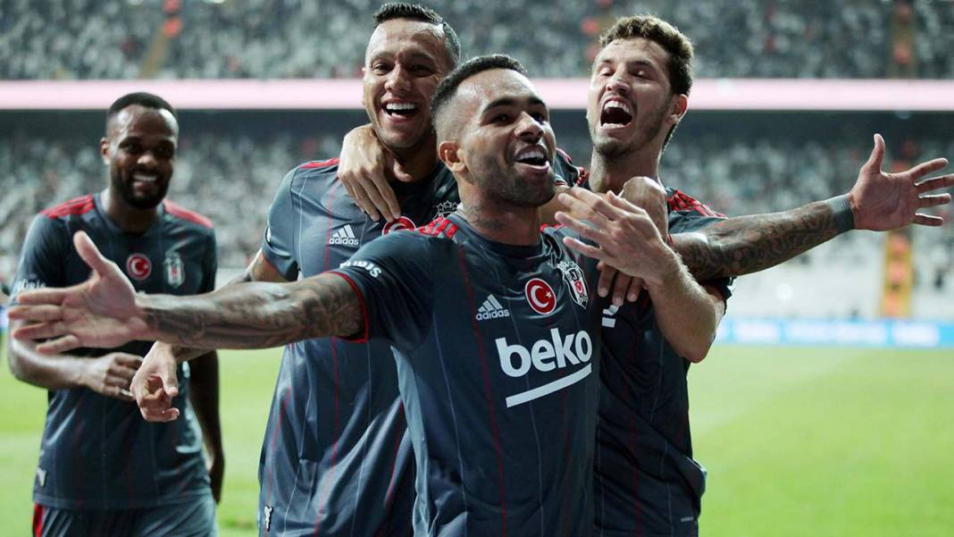 Beşiktaş transfer haberleri: Performansı ile hayal kırıklığı yaratan Alex Teixeira ile yollar ayrıldı 4