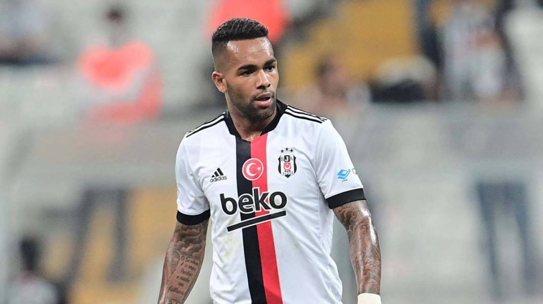 Beşiktaş transfer haberleri: Performansı ile hayal kırıklığı yaratan Alex Teixeira ile yollar ayrıldı 1