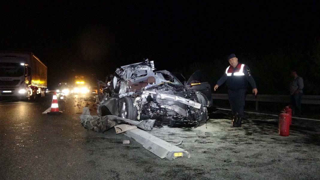 Hız kadranında 202 kilometreyi görmüştü! O andan sonra feci kazada can verdi 5