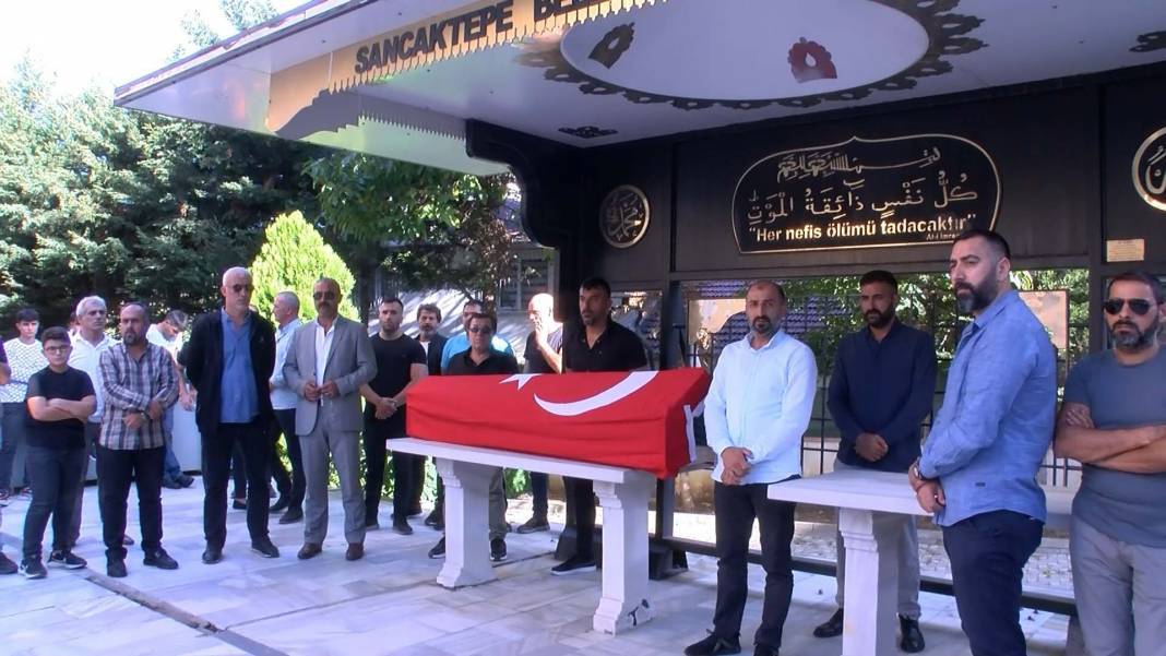 Silahlı saldırıda hayatını kaybetmişti! MHP'li Erkan Hançer son yolculuğuna uğurlandı 2