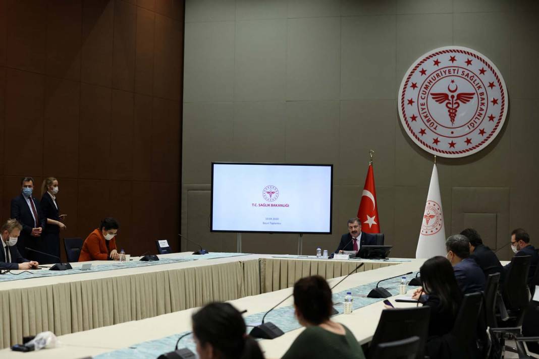 Sağlık Bakanı Fahrettin Koca duyurdu! Bilim Kurulu Üyesi Prof. Dr. Kenan Midilli'den acı haber! 1