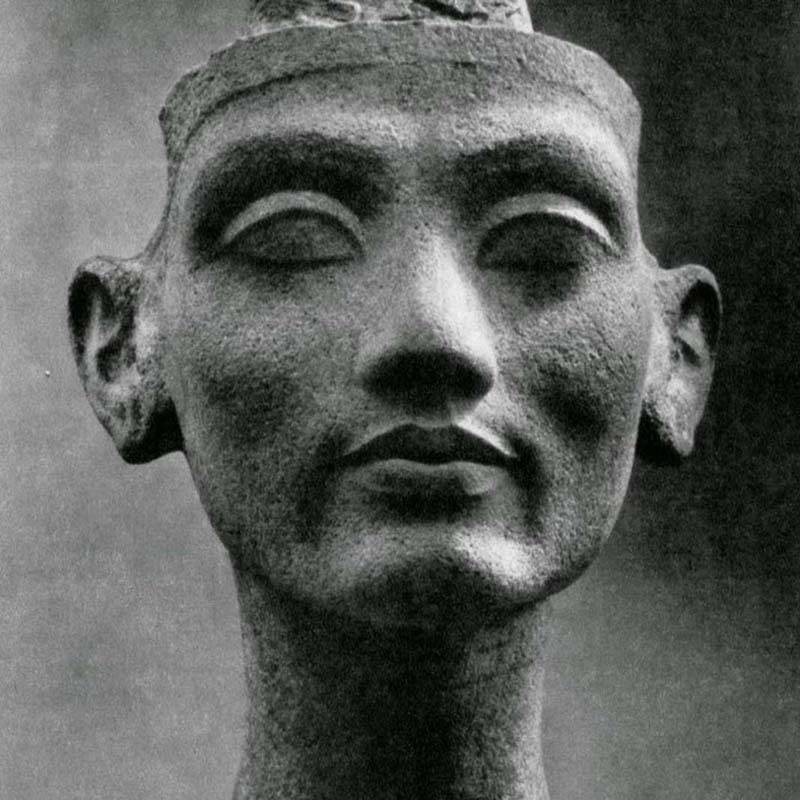 Güzelliğiyle tüm dünyaya nam salmış, kadınlığın en güzel tasviri olarak kabul edilen Kraliçe Nefertiti hakkında bilinmeyenler! 1