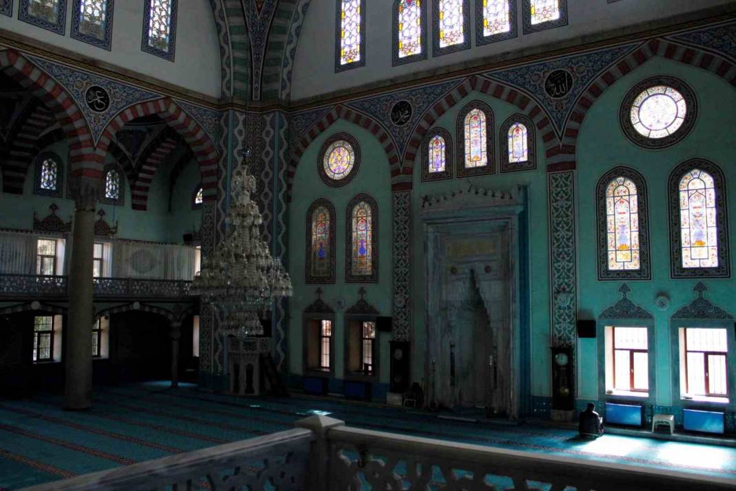 Asırlık Eskişehir Reşadiye Camii günün her saatinde kartpostallık görüntüler oluşturuyor 2