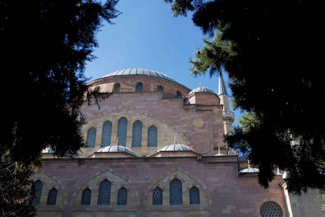 Asırlık Eskişehir Reşadiye Camii günün her saatinde kartpostallık görüntüler oluşturuyor 1