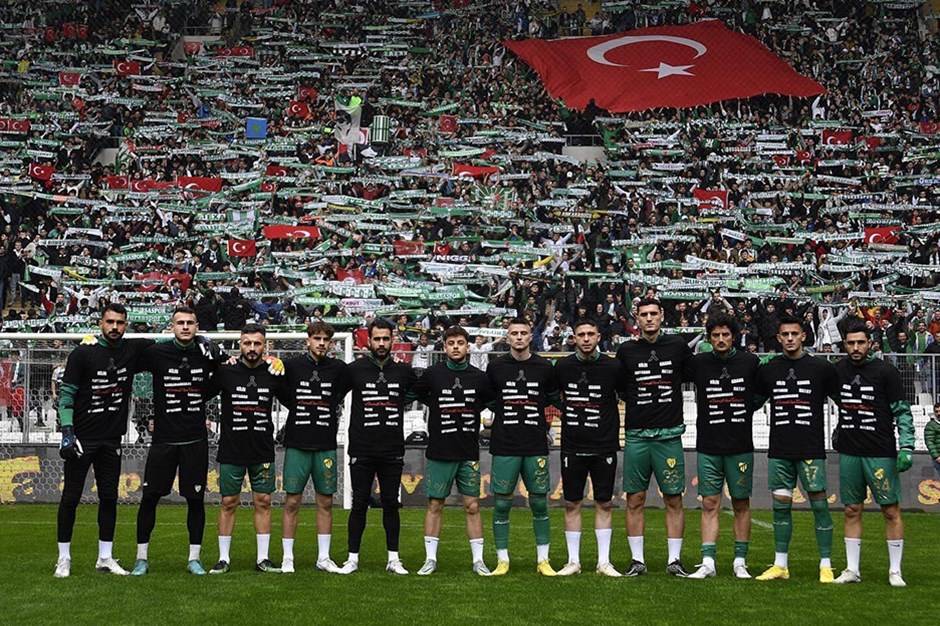 Bursaspor, Amedspor maçında ne oldu, beyaz Toros olayı ne, açılan Pankarta ki kişi kim? 1