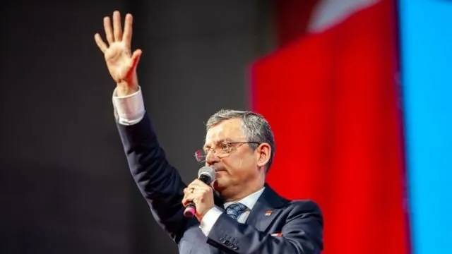 Yılmaz Özdil'den CHP genel başkanı seçilen Özgür Özel'e ağır sözler! 'Sen önce Manisa'yı kazan Türkiye'yi sonra kazanırsın' 2