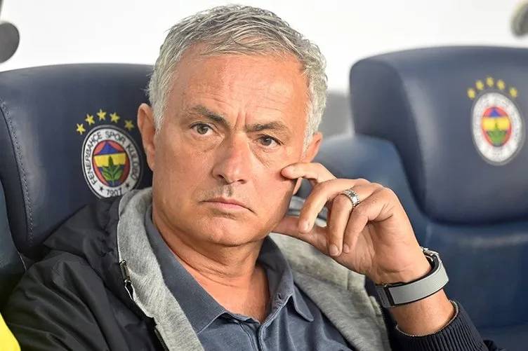 Jose Mourinho'dan  Galatasray derbi maçı açıklaması! Ben kaçmadım, bana saygısızlık yapıldı! 5