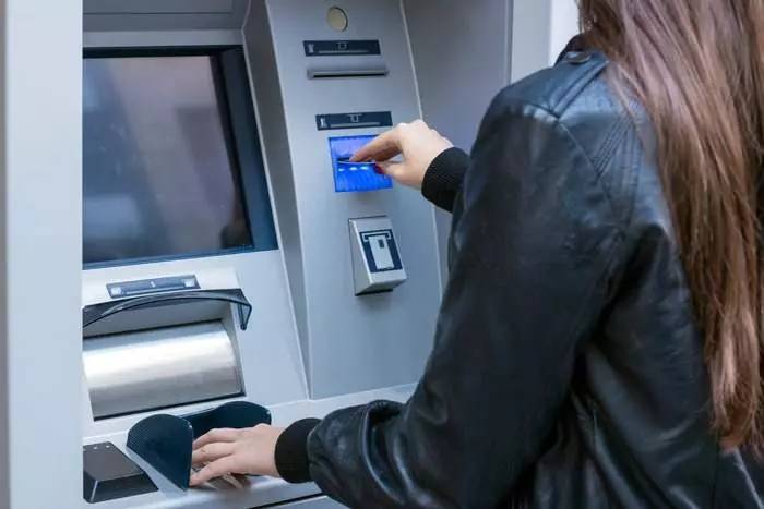 Her yıl milyarlarca liralık kâr açıklayan bankaların ATM oyunu! Kendi paranızı çekemiyorsunuz! 14