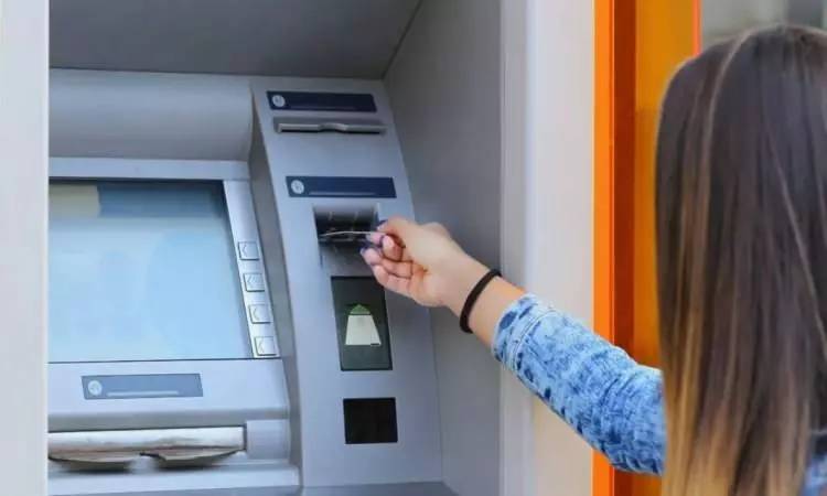 Her yıl milyarlarca liralık kâr açıklayan bankaların ATM oyunu! Kendi paranızı çekemiyorsunuz! 2