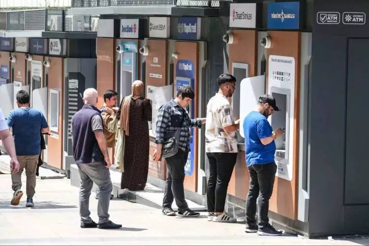 Her yıl milyarlarca liralık kâr açıklayan bankaların ATM oyunu! Kendi paranızı çekemiyorsunuz! 25