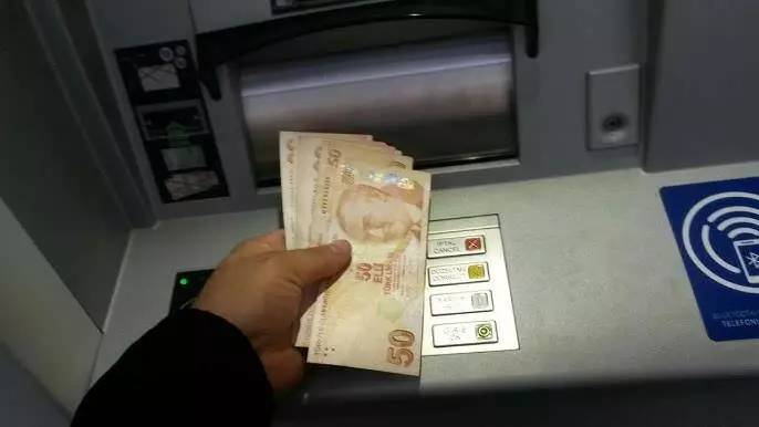 Her yıl milyarlarca liralık kâr açıklayan bankaların ATM oyunu! Kendi paranızı çekemiyorsunuz! 33