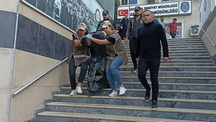 Polisimizi şehit eden suç makinesine hak ettiği muamele! Çöp poşeti giydirip hayvan aracına bindirildi 9