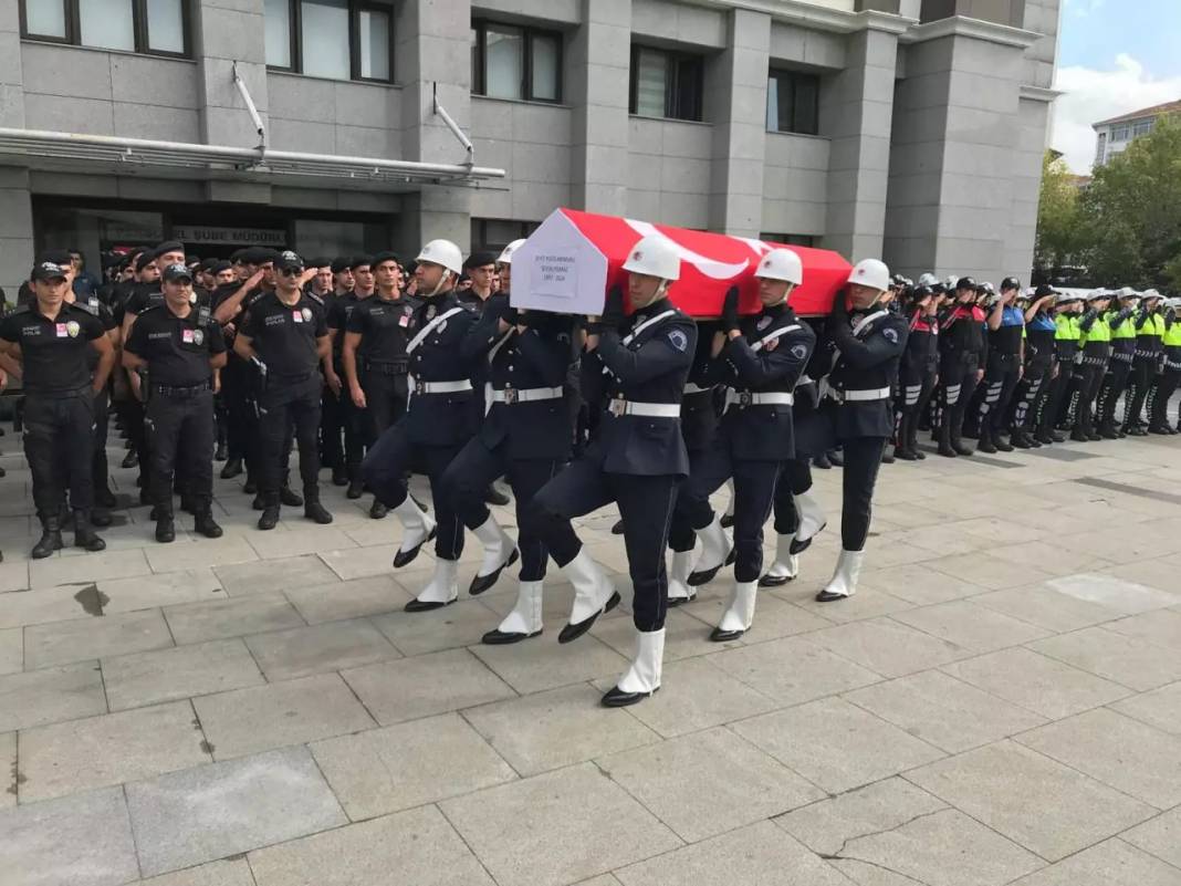 Ümraniye'de Şehit edilen Polis Şeyda Yılmaz'a veda: Eşinin sözleri yürekleri burktu! 8