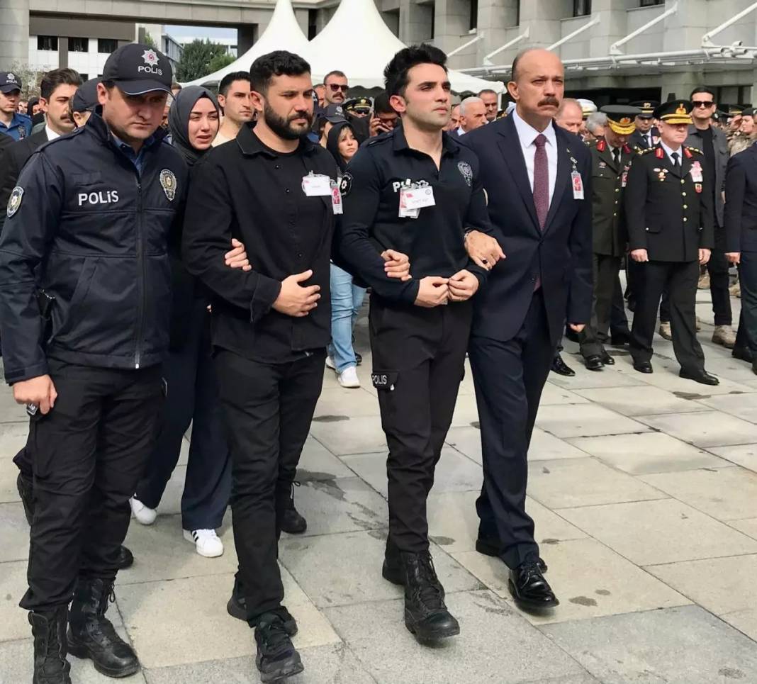 Ümraniye'de Şehit edilen Polis Şeyda Yılmaz'a veda: Eşinin sözleri yürekleri burktu! 4