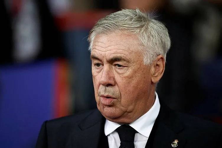 Real Madridli taraftarlar Arda Güler yüzünden Carlo Ancelotti'yi topa tuttu! 'Modric'le poz ver' 10