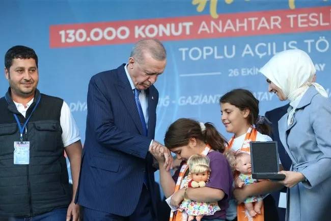 Başkan Erdoğan Hatay'da konut teslim töreninde konuştu! Türk, Kürt, Arap demeden 85 milyon kardeşçe yaşayacağız 3