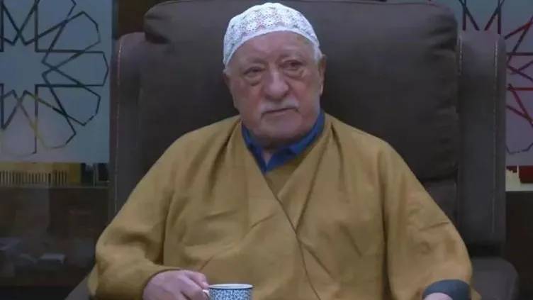 Firari FETÖ'cü Hakan Şükür'den kafaları karıştıran Fetullah Gülen ölüm paylaşımı! ''Allah kime ne hak ettiyse hakkını verecektir'' 8