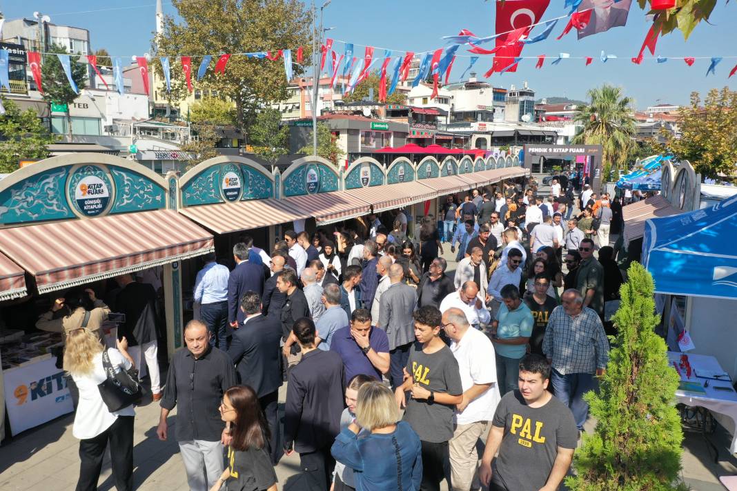 9. Pendik Kitap Fuarı düzenlenen açılış töreniyle kitap meraklılarına kapılarını açtı 6