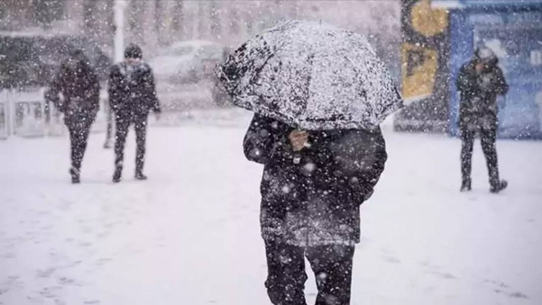 İstanbul dahil 44 il için peş peşe uyarılar! 14 derece birden düşecek, buz kesecek, lapa lapa kar yağacak! 1