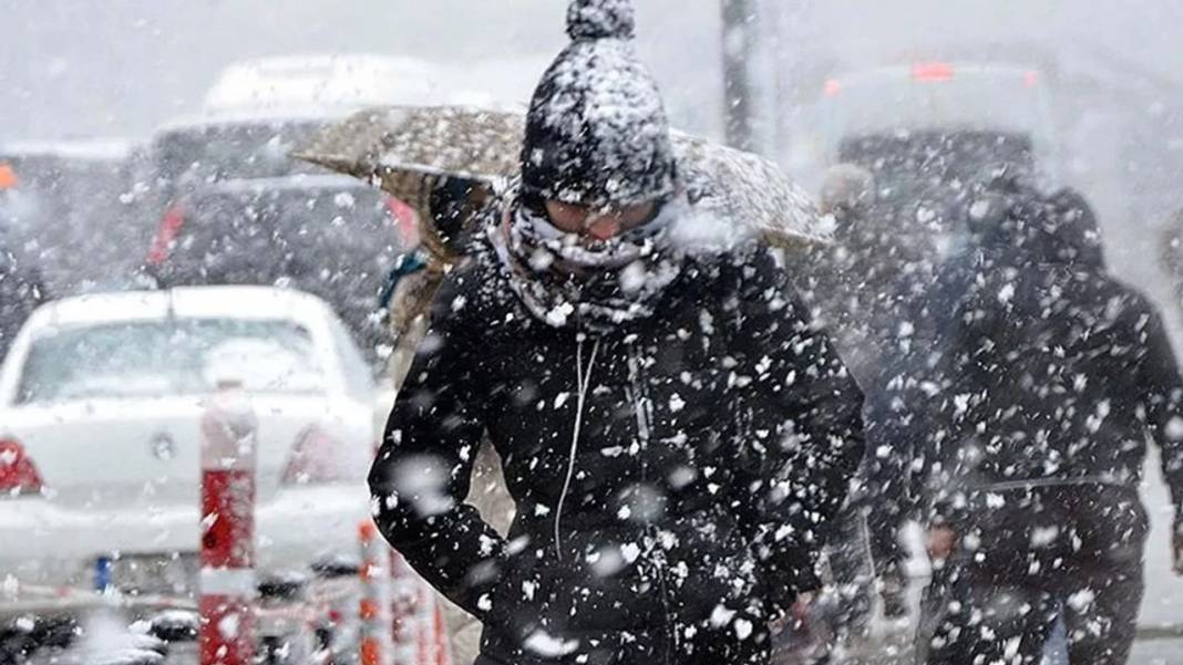 İstanbul dahil 44 il için peş peşe uyarılar! 14 derece birden düşecek, buz kesecek, lapa lapa kar yağacak! 5