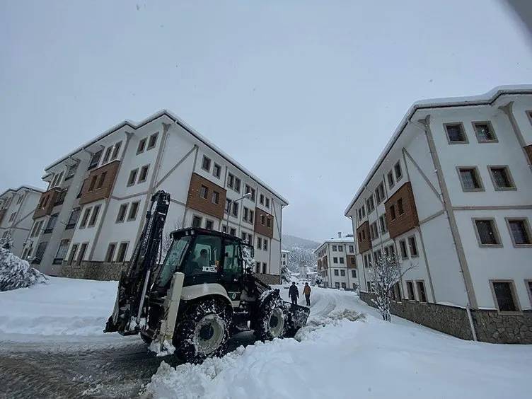 Yarın okullar tatil mi? Valiler peş peşe açıkladı! 25 Kasım Pazartesi bu illerde okullara kar tatili! 2