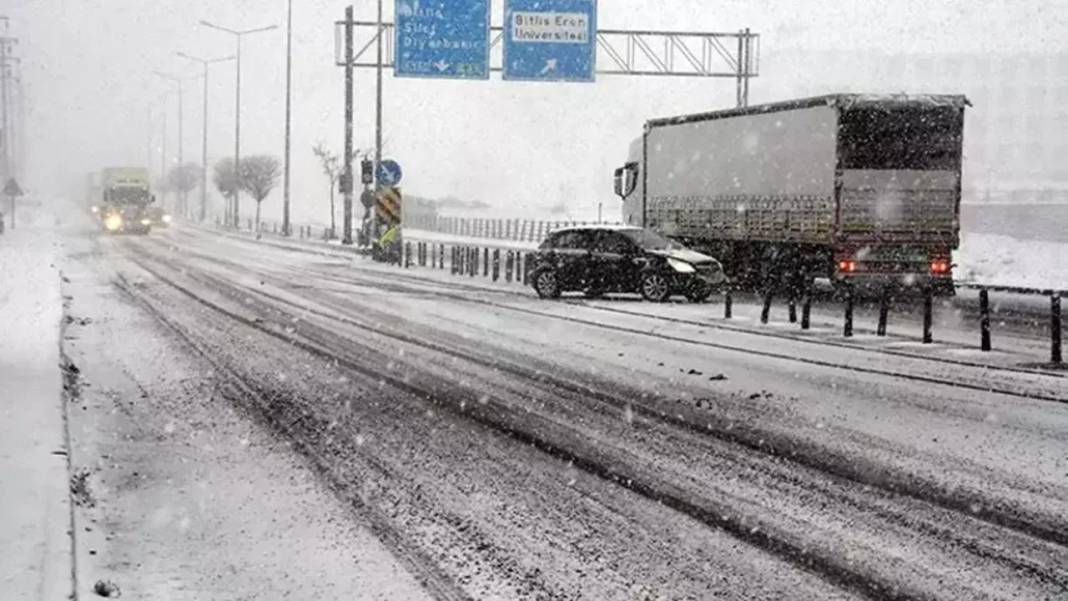 İstanbul'a kar ne zaman yağacak? Atkı ve berelerinizi hazırlayın! Meteoroloji uzmanı Orhan Şen, tarih vererek açıkladı 2