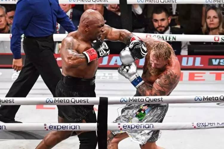 Maç bitti kazanan belli oldu! Mike Tyson tarihi maçtan ne kadar kazandı? 8