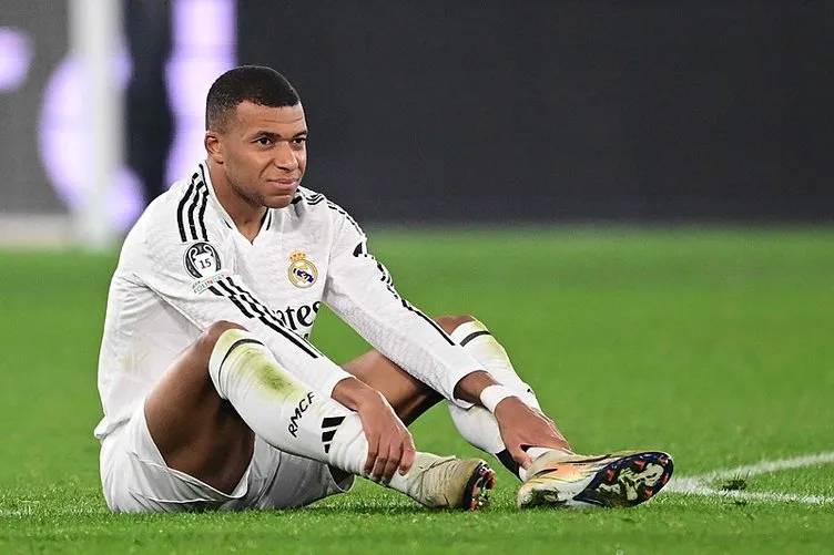 Şampiyonlar Ligi'nde nefes kesen gece!  Mohamed Salah tarihe geçti! Hakan Çalhanoğlu hüsrana uğradı | Madrid'de Mbappe şoku... 10