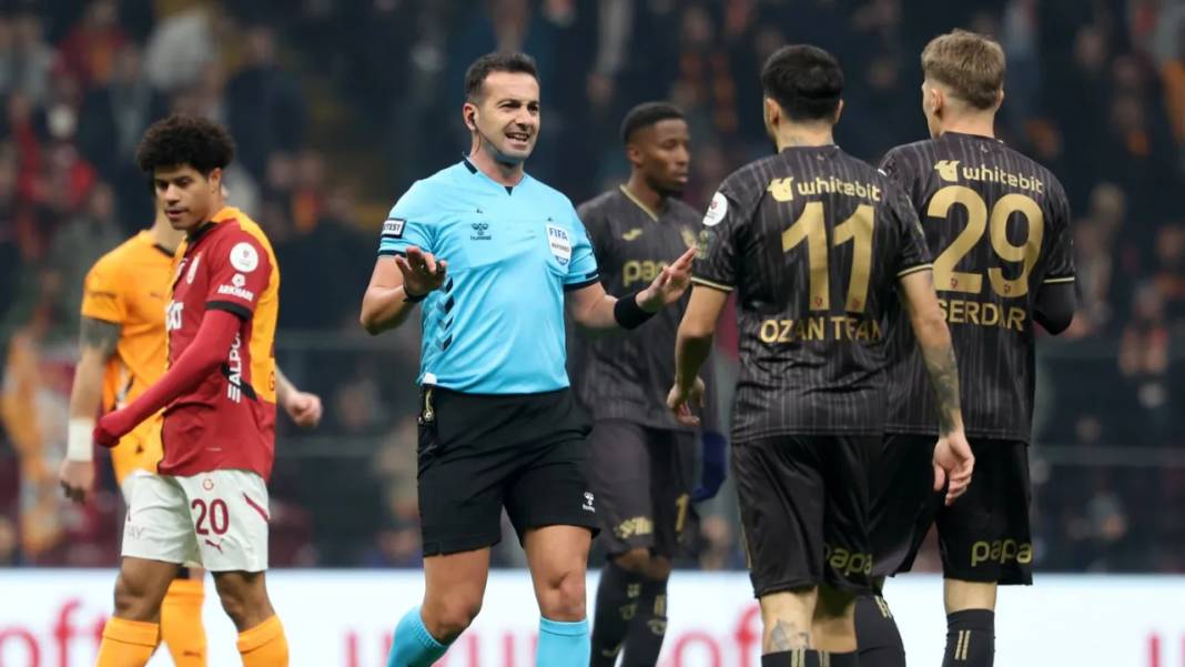 Galatasaray, Trabzonspor derbi sonrası hakem için şok sözler: Gecenin tek kötü unsuru hakemdi 1