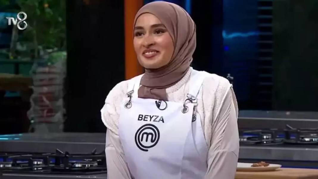 MasterChef Türkiye'de ilk ceket giyen Beyza'ya arkadaşlarından büyük ayıp! Kulisteki görüntüsü olay oldu 3