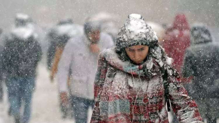 İstanbul'a kar ne zaman yağacak? Uzman isim tarih vererek açıkladı! 9