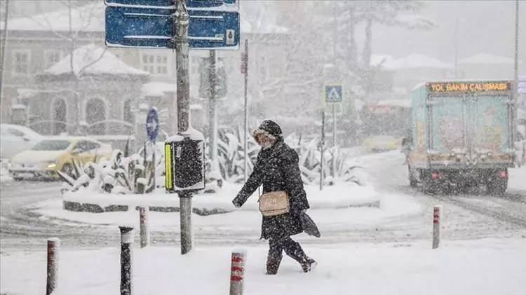 İstanbul'a kar ne zaman yağacak? Uzman isim tarih vererek açıkladı! 12