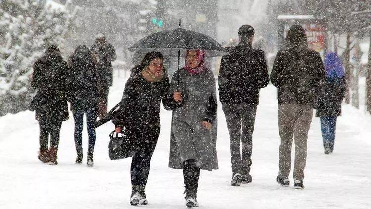 İstanbul'a kar ne zaman yağacak? Uzman isim tarih vererek açıkladı! 14