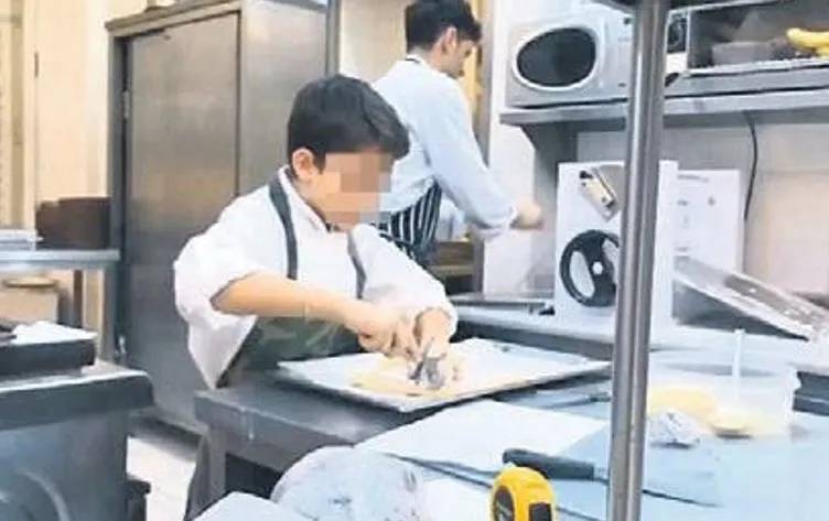 Kadıköy bit pazarında dehşet anları: İtalyan gence 'çok yakışıklısın' deyip bıçakladılar! 6