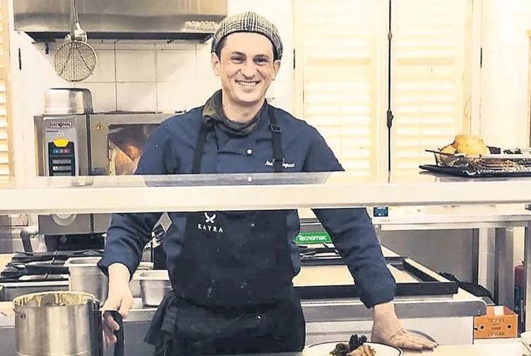 Kadıköy bit pazarında dehşet anları: İtalyan gence 'çok yakışıklısın' deyip bıçakladılar! 13