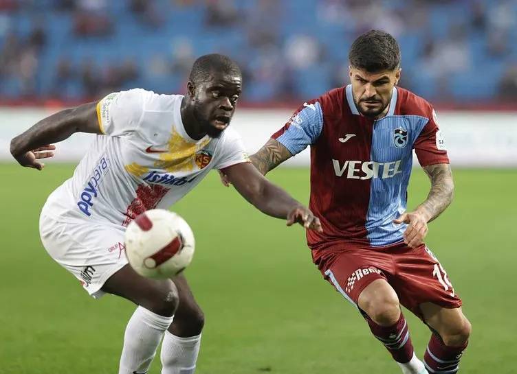 Bu transfer haberi Trabzonspor Taraftarını ikiye böldü! Galatasaray, Bordo Mavili milli futbolcu ile anlaştı 9